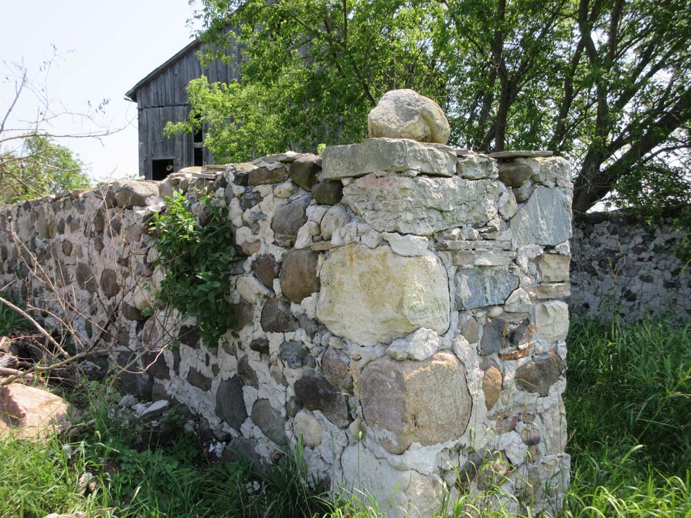 Saxonia House Fieldstone Wall 2019